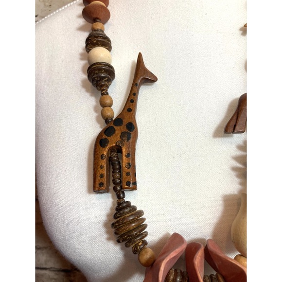 Chunky Wooden Beaded Necklace Carved Animal Pendants Boho Safari Folk Art Ethnic - Picture 5 of 13